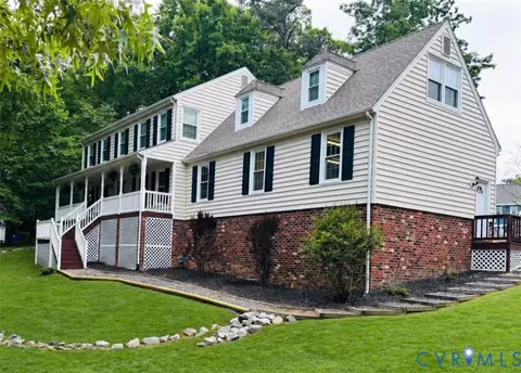 700 Dove Path Ln, South Chesterfield, VA 23834