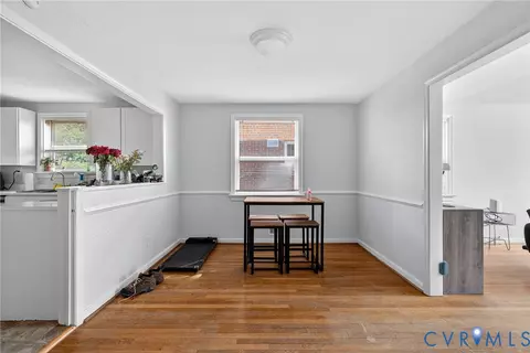 Dining - 3228 Hanover Ave, Richmond, VA 23221 photo 4 of 5