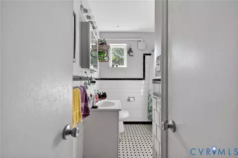 Bath - 3228 Hanover Ave, Richmond, VA 23221 photo 1 of 2