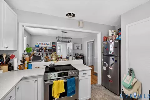 Kitchen - 3228 Hanover Ave, Richmond, VA 23221 photo 3 of 4