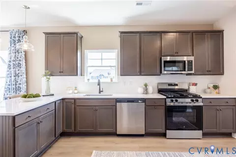 5405 Raysdale Rd #102, Glen Allen, VA 23059