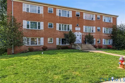 9207 Douglas St #201, Manassas, VA 20110