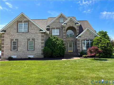 11813 Middlecoff Dr, Chester, VA 23836