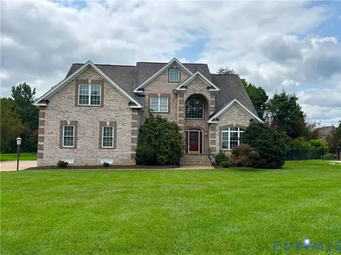 11813 Middlecoff Dr, Chester, VA 23836