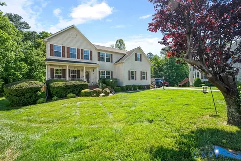 5106 Timsbury Pointe Dr, Chester, VA 23831