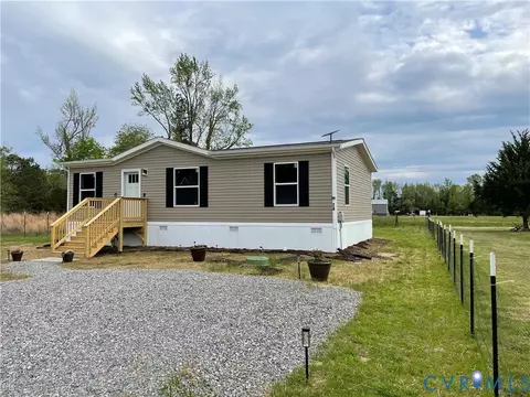 74 Russells Run, Hague, VA 22469
