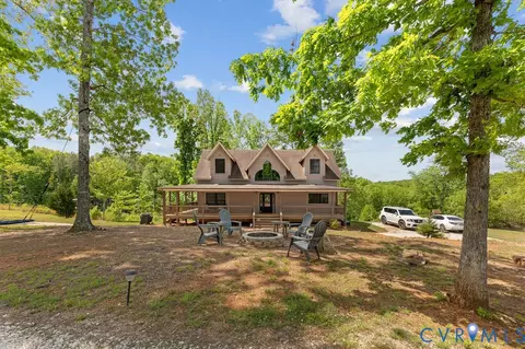 405 Horsley Ln, Gladstone, VA 24553