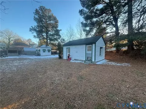 168 N County Dr, Wakefield, VA 23888