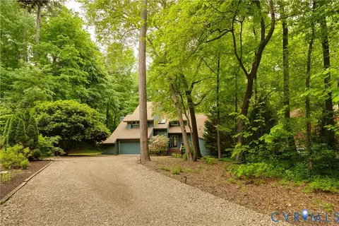 Exterior - 14307 Spring Gate Ct, Midlothian, VA 23112 photo 3 of 11
