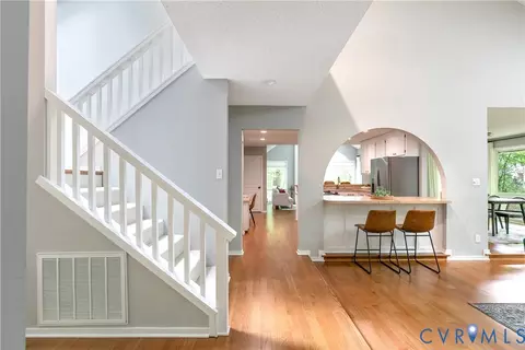 Entry Way - 14307 Spring Gate Ct, Midlothian, VA 23112 photo 2 of 5