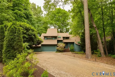Exterior - 14307 Spring Gate Ct, Midlothian, VA 23112 photo 2 of 11