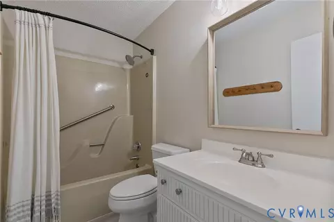 Bath - 14307 Spring Gate Ct, Midlothian, VA 23112 photo 7 of 7