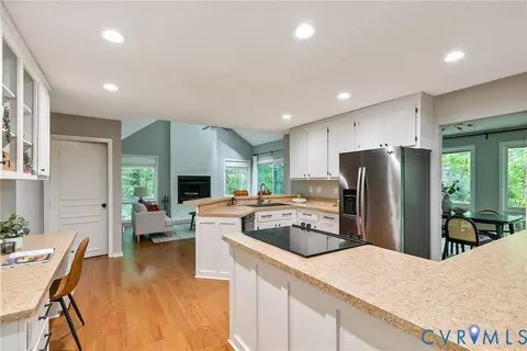 Kitchen - 14307 Spring Gate Ct, Midlothian, VA 23112 photo 2 of 4