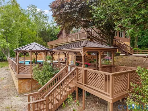 Exterior - 310 Green Point Ln, Cobbs Creek, VA 23050 photo 3 of 17