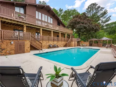Exterior - 310 Green Point Ln, Cobbs Creek, VA 23050 photo 4 of 17