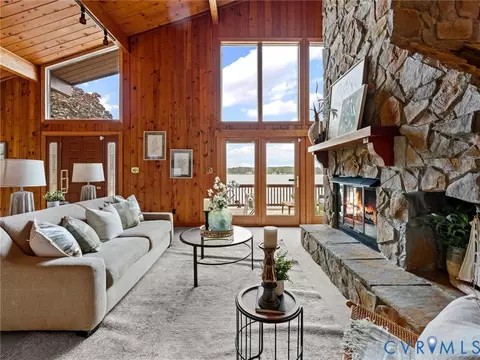 Living - 310 Green Point Ln, Cobbs Creek, VA 23050 photo 3 of 5