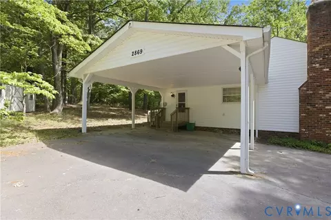 Exterior - 2869 Iverson Rd, Midlothian, VA 23112 photo 5 of 8