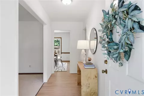 Entry Way - 2869 Iverson Rd, Midlothian, VA 23112 photo 1 of 2