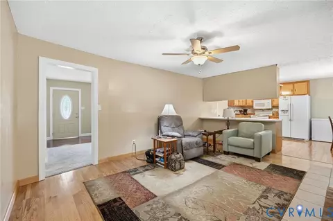 Living - 5991 Scott Rd, Gloucester, VA 23061 photo 1 of 2