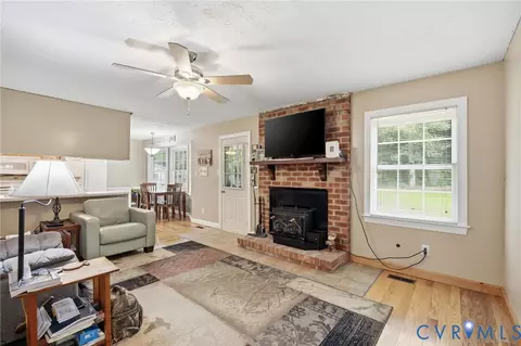 Living - 5991 Scott Rd, Gloucester, VA 23061 photo 2 of 2