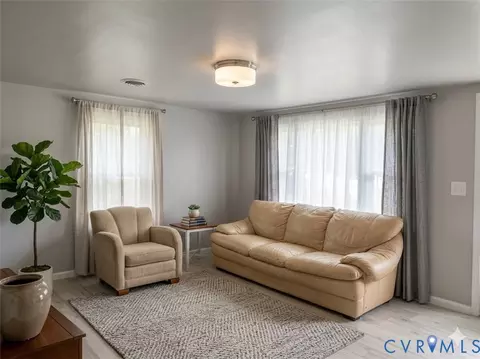 449 W Colonial Trl, Dendron, VA 23839 photo 5