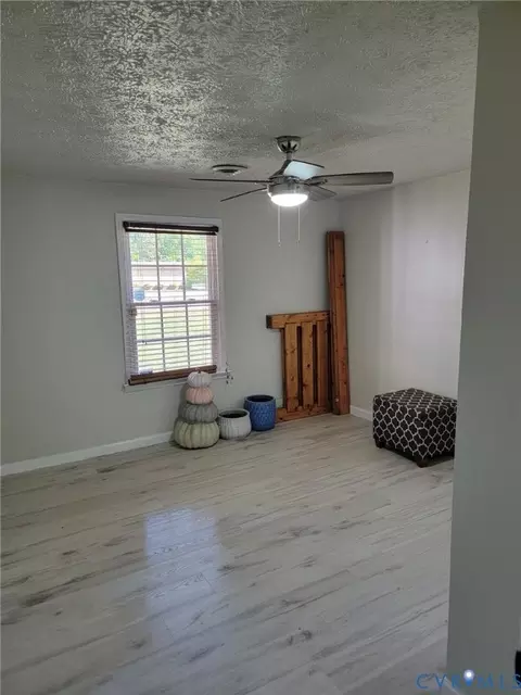 449 W Colonial Trl, Dendron, VA 23839 photo 17