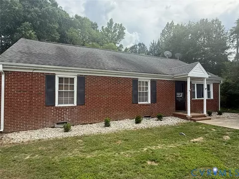 449 W Colonial Trl, Dendron, VA 23839