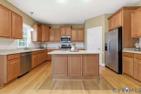 Kitchen - 742 Colony Forest Dr, Midlothian, VA 23114 photo 3 of 7