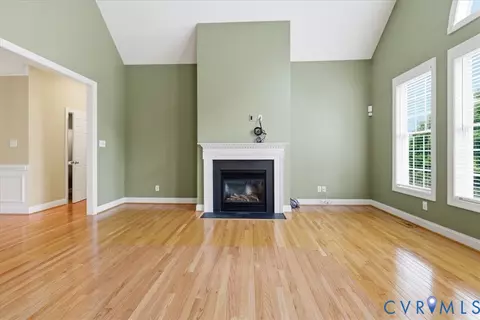 Living - 742 Colony Forest Dr, Midlothian, VA 23114 photo 3 of 8