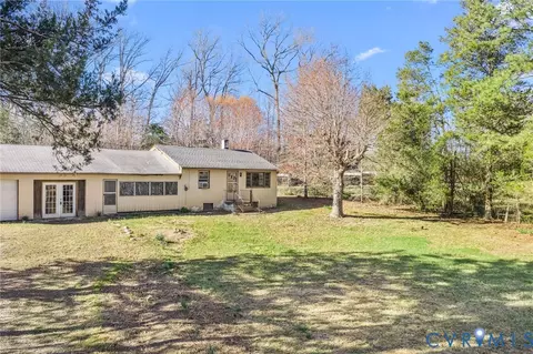 19161 Hollowing Creek Rd, Beaverdam, VA 23015