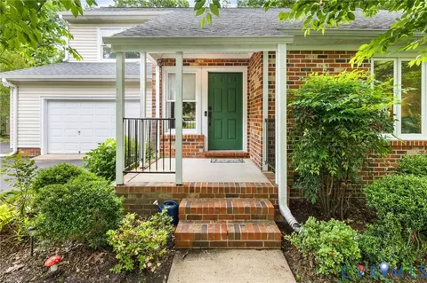 10460 Shumark Dr, Chester, VA 23831