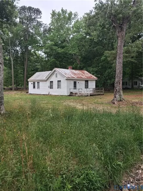 406 Hamburg Rd, Port Haywood, VA 23138