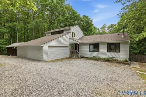 1061 Turkey Ridge Dr, Powhatan, VA 23139