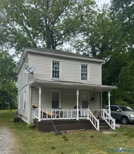318 E Pinner St, Suffolk, VA 23434