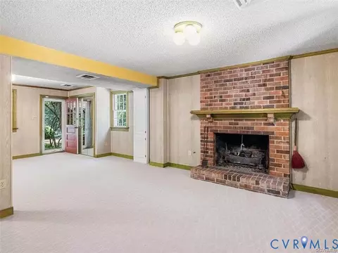 Living - 10711 Darby Cir, Midlothian, VA 23113 photo 7 of 7