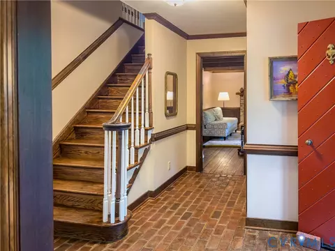 Entry Way - 10711 Darby Cir, Midlothian, VA 23113 photo 3 of 4