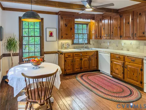 Kitchen - 10711 Darby Cir, Midlothian, VA 23113 photo 3 of 3