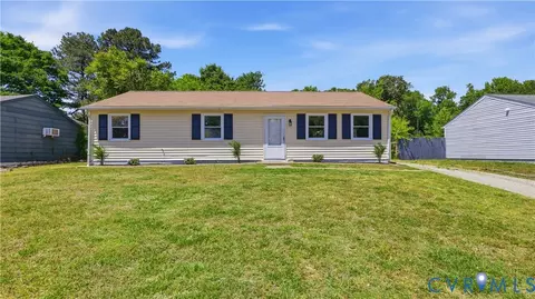 3613 Creekwood Dr, Hopewell, VA 23860