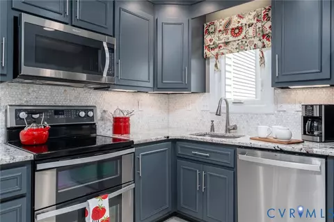 Kitchen - 4618 Five Springs Rd, Midlothian, VA 23112 photo 2 of 3