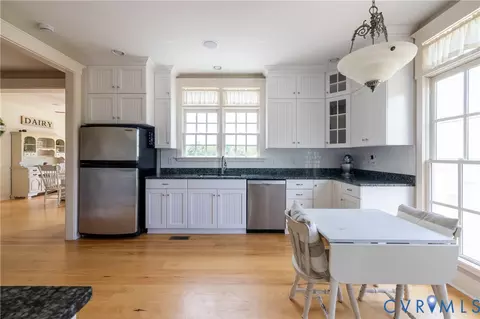Kitchen - 13419 Scotts Rd, Dewitt, VA 23840 photo 4 of 5