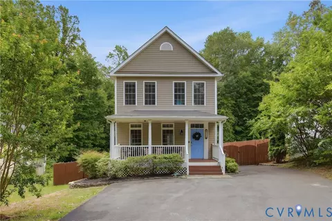166 Maury Ave, Bowling Green, VA 22427