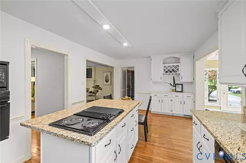 Kitchen - 2531 Arrandell Rd, Midlothian, VA 23113 photo 4 of 5