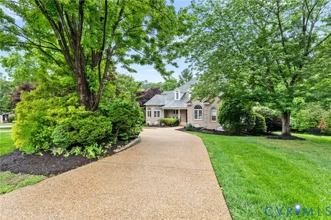 Exterior - 2400 Latham Ct, Midlothian, VA 23113 photo 13 of 13