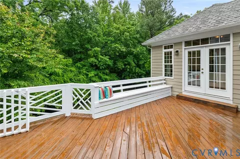 Exterior - 2400 Latham Ct, Midlothian, VA 23113 photo 9 of 13