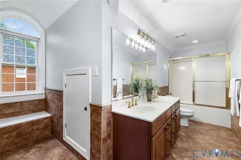 Bath - 2400 Latham Ct, Midlothian, VA 23113 photo 4 of 5