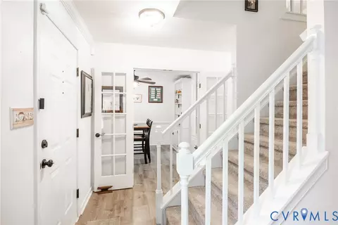 Entry Way - 5603 Standing Oak Rd, Midlothian, VA 23112 photo 2 of 4
