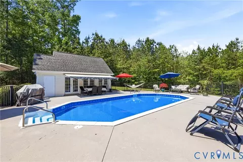 Exterior - 3600 Oxford Dr, Sutherland, VA 23885 photo 8 of 13