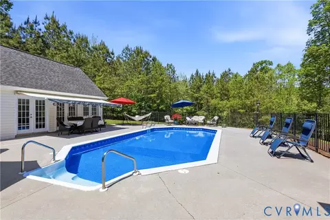Exterior - 3600 Oxford Dr, Sutherland, VA 23885 photo 7 of 13