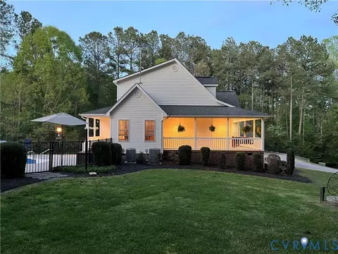 Exterior - 3600 Oxford Dr, Sutherland, VA 23885 photo 4 of 13