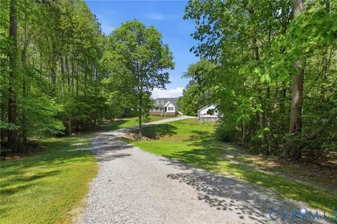 Exterior - 3600 Oxford Dr, Sutherland, VA 23885 photo 6 of 13